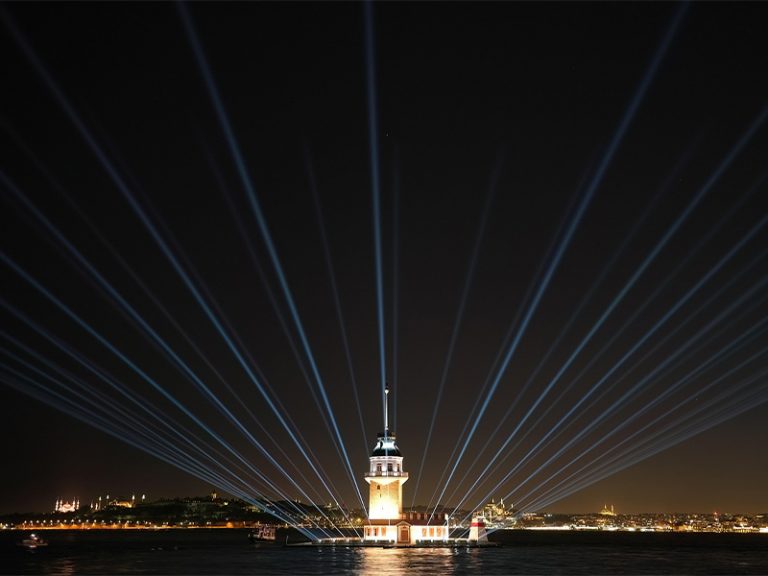 laser light manufacturer